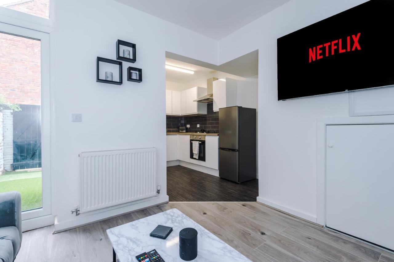 Cosy 3 Bed 3 Bath House - Central Liverpool -Self Check-In & Free Parking! Villa Екстериор снимка