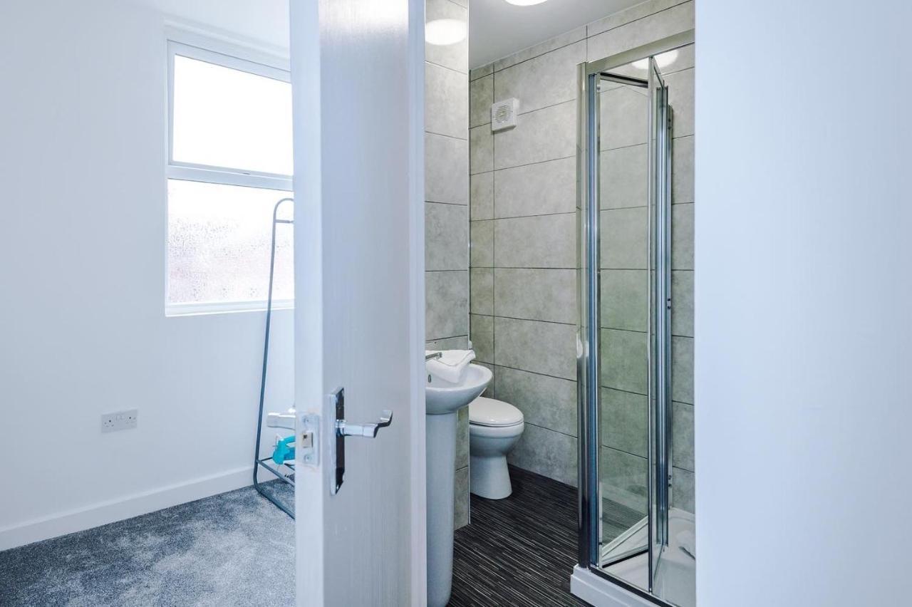 Cosy 3 Bed 3 Bath House - Central Liverpool -Self Check-In & Free Parking! Villa Екстериор снимка